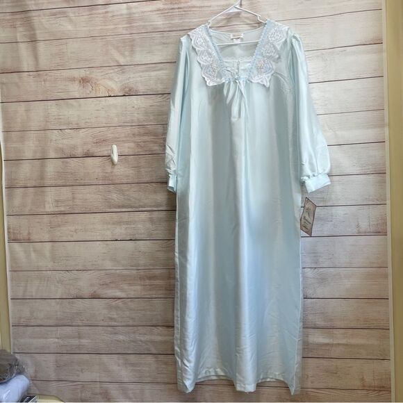 VINTAGE NEW WITH TAGS BARBIZON LONG GOWN IN BABY BLUE - Picture 1 of 10